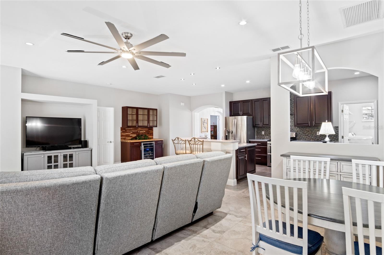 Image 23 of 49 For 218 Towhee Road