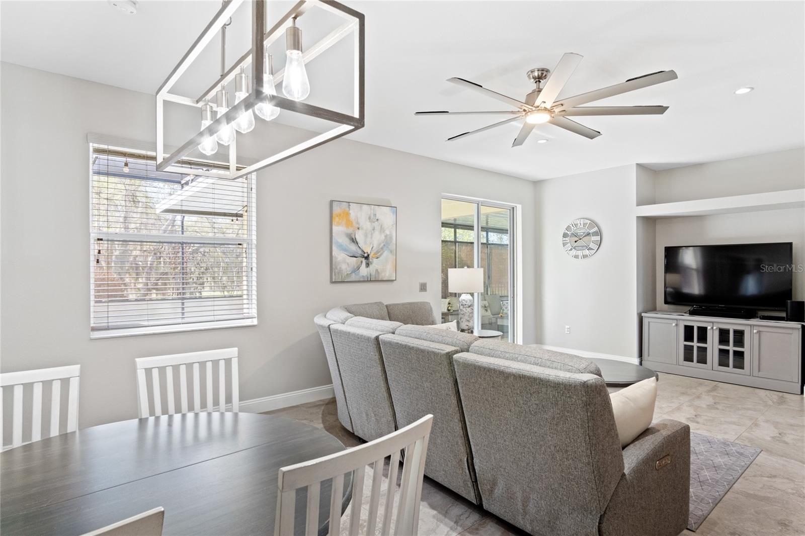 Image 24 of 49 For 218 Towhee Road