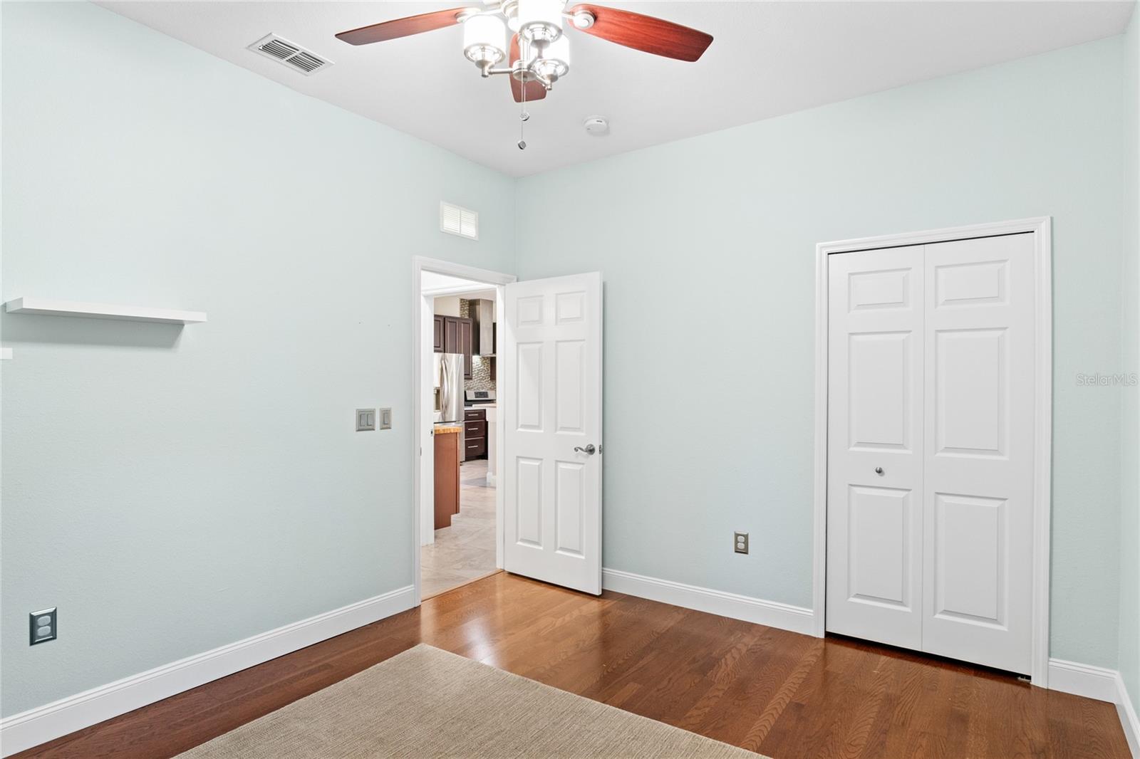 Image 28 of 49 For 218 Towhee Road