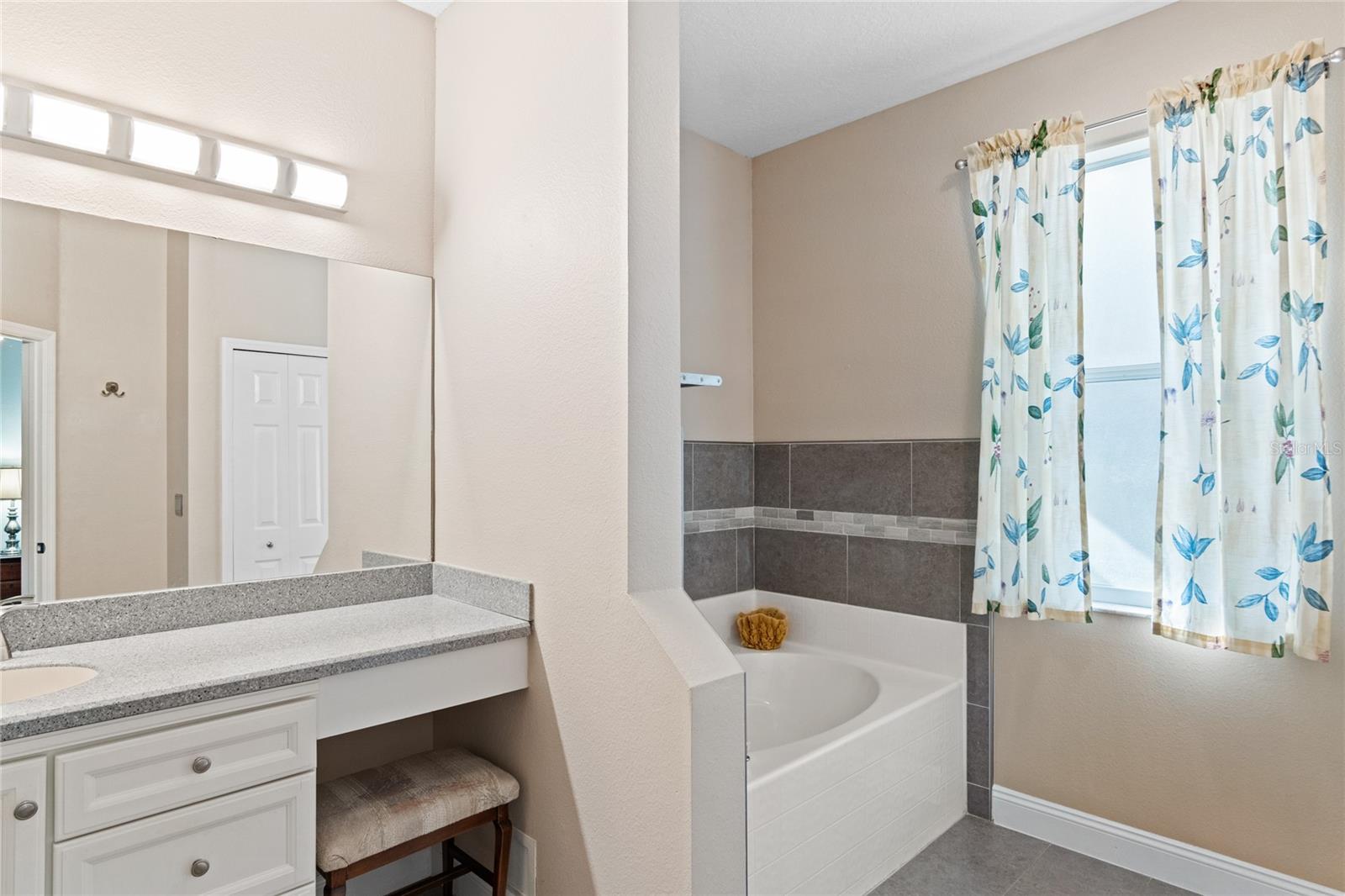 Image 33 of 49 For 218 Towhee Road