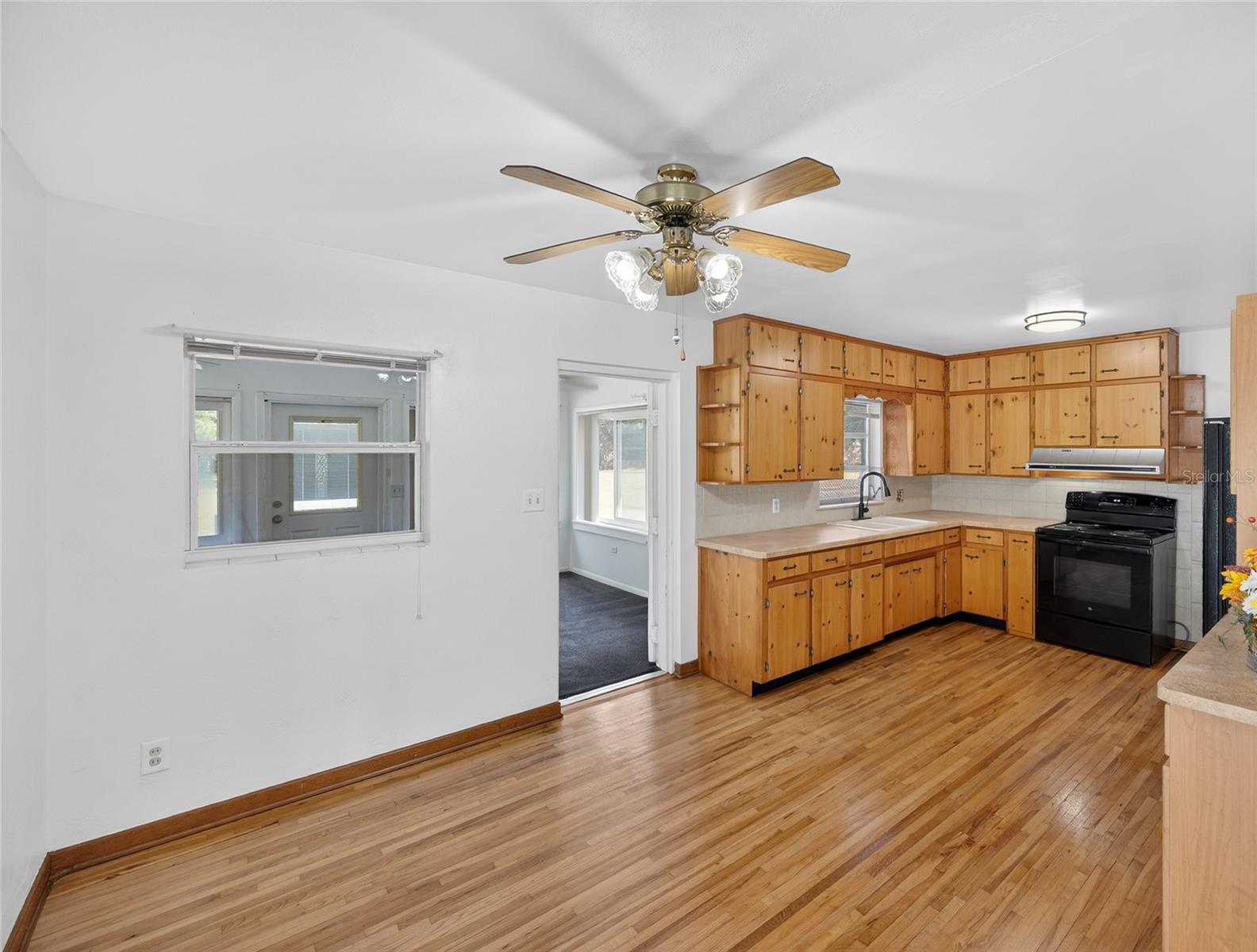 Image 27 of 58 For 2015 Sandford Road