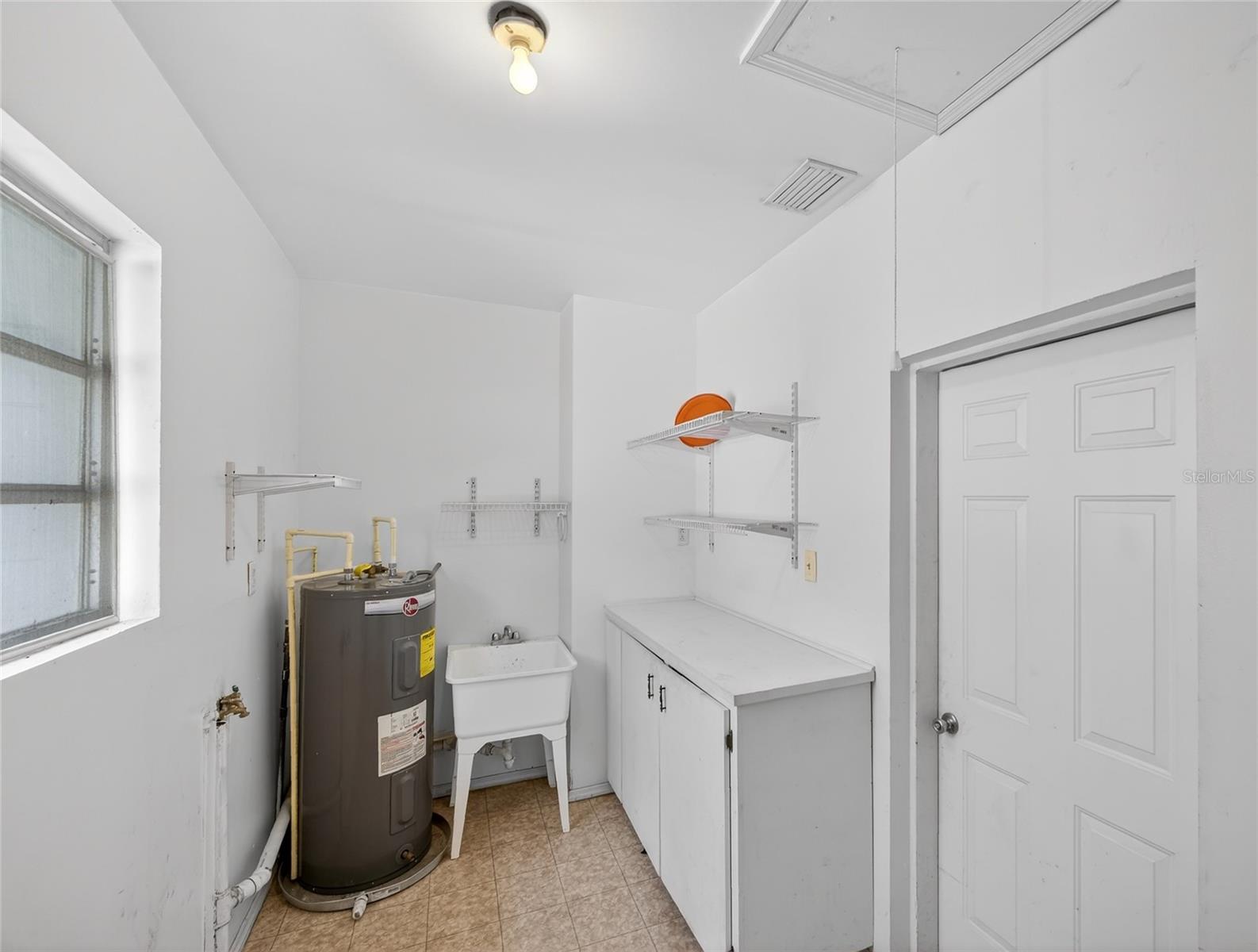 Image 39 of 58 For 2015 Sandford Road