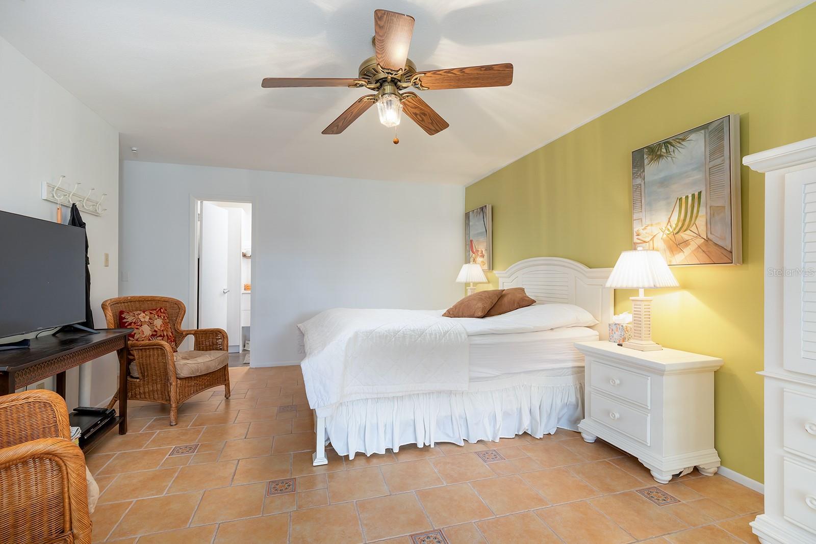 Image 13 of 24 For 10727 Windsor Court