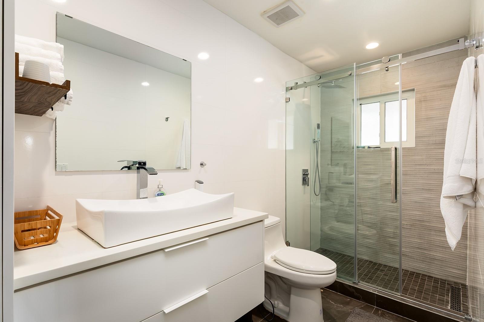 Image 14 of 24 For 10727 Windsor Court