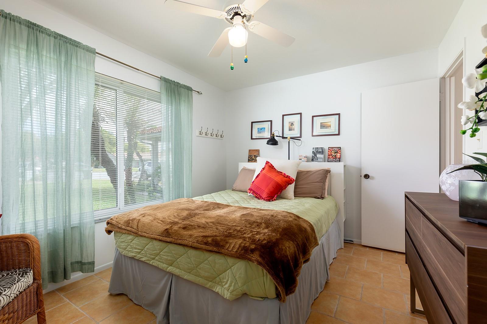 Image 15 of 24 For 10727 Windsor Court