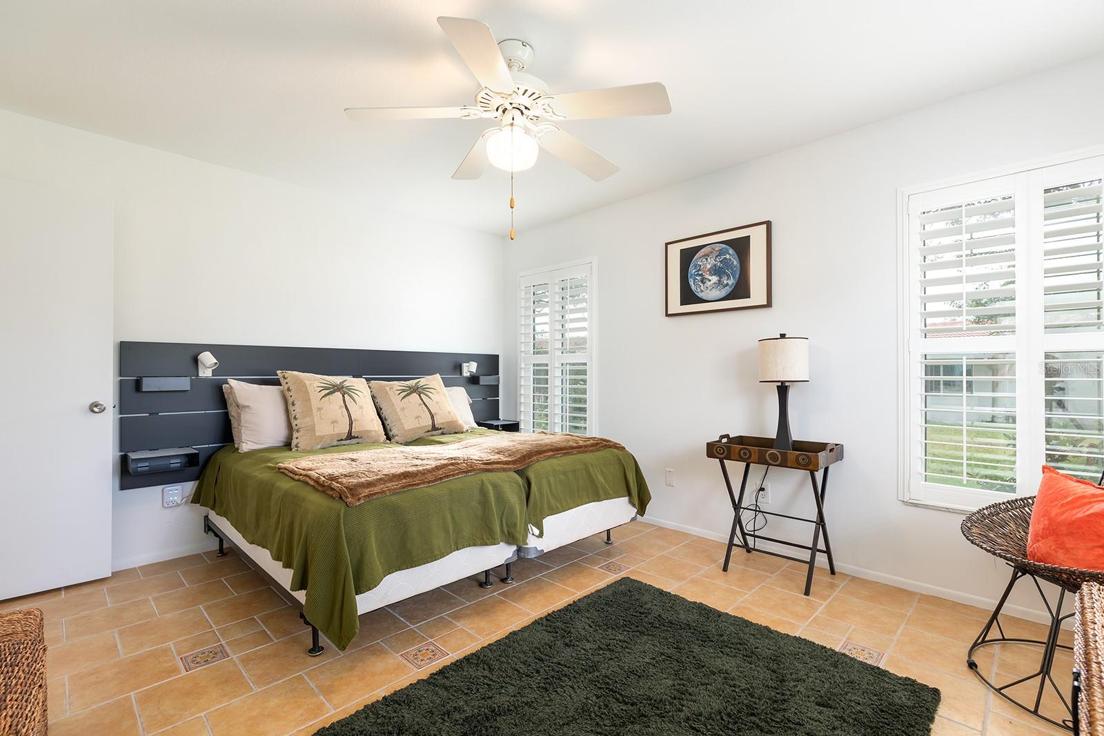 Image 16 of 24 For 10727 Windsor Court