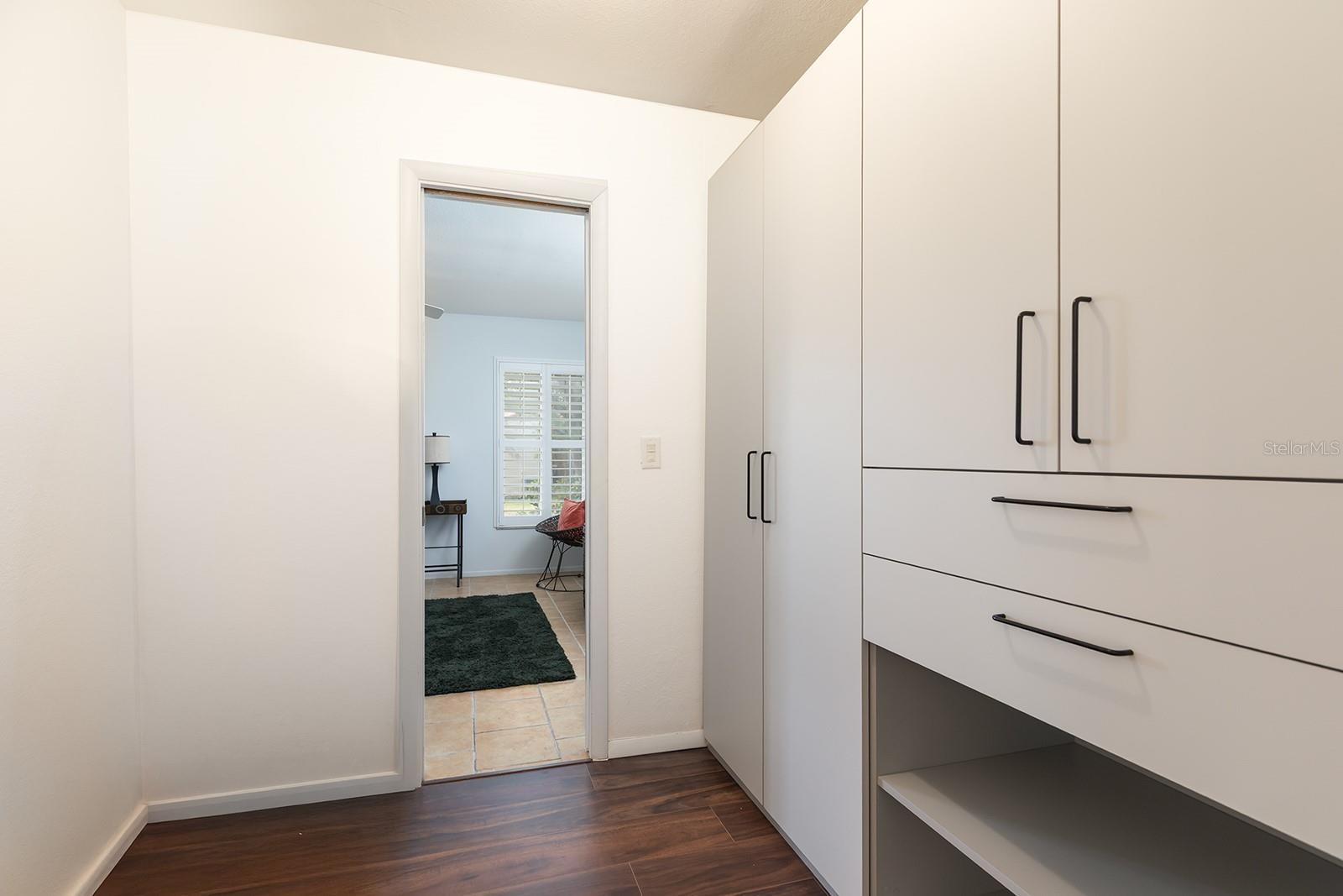 Image 17 of 24 For 10727 Windsor Court