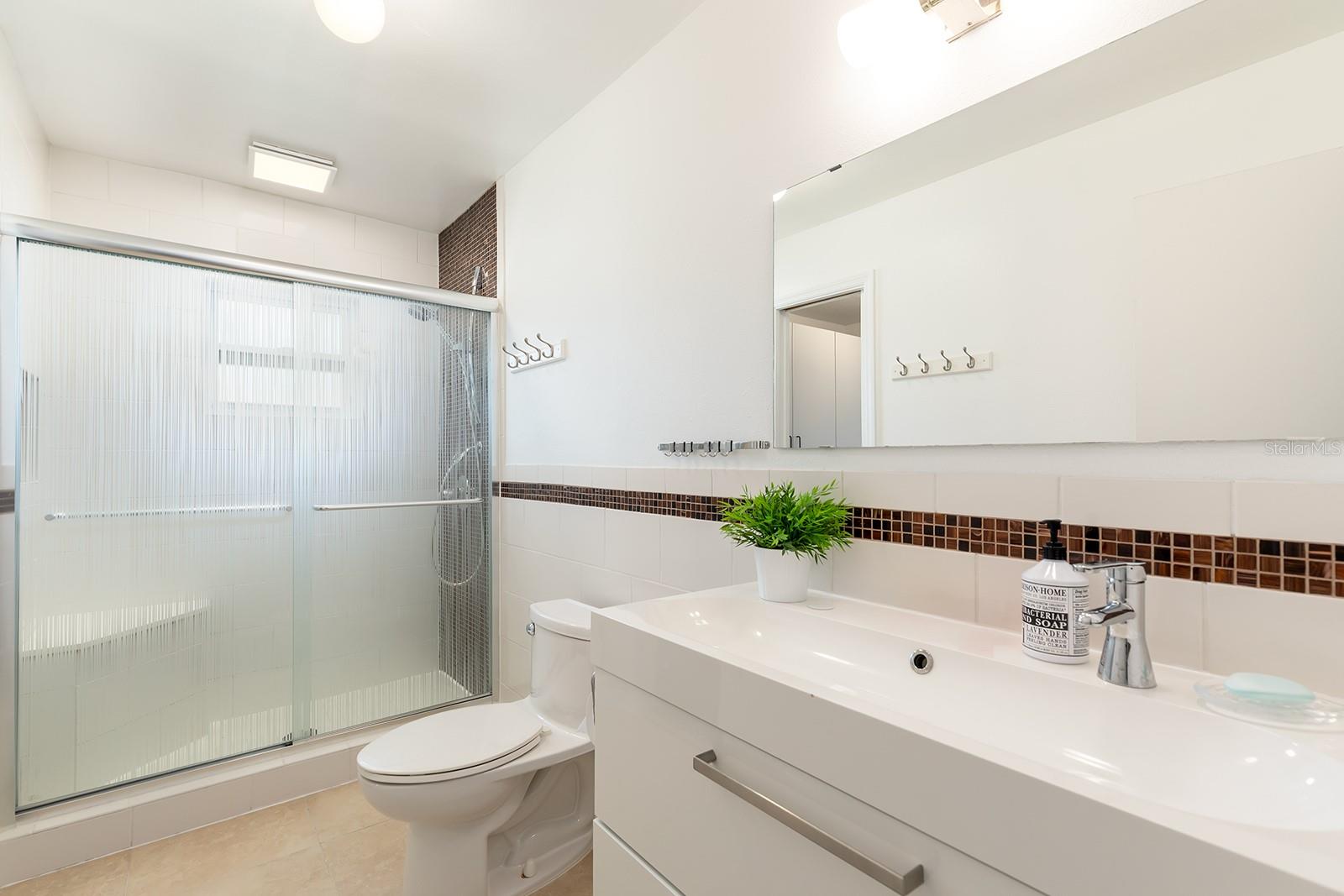 Image 18 of 24 For 10727 Windsor Court