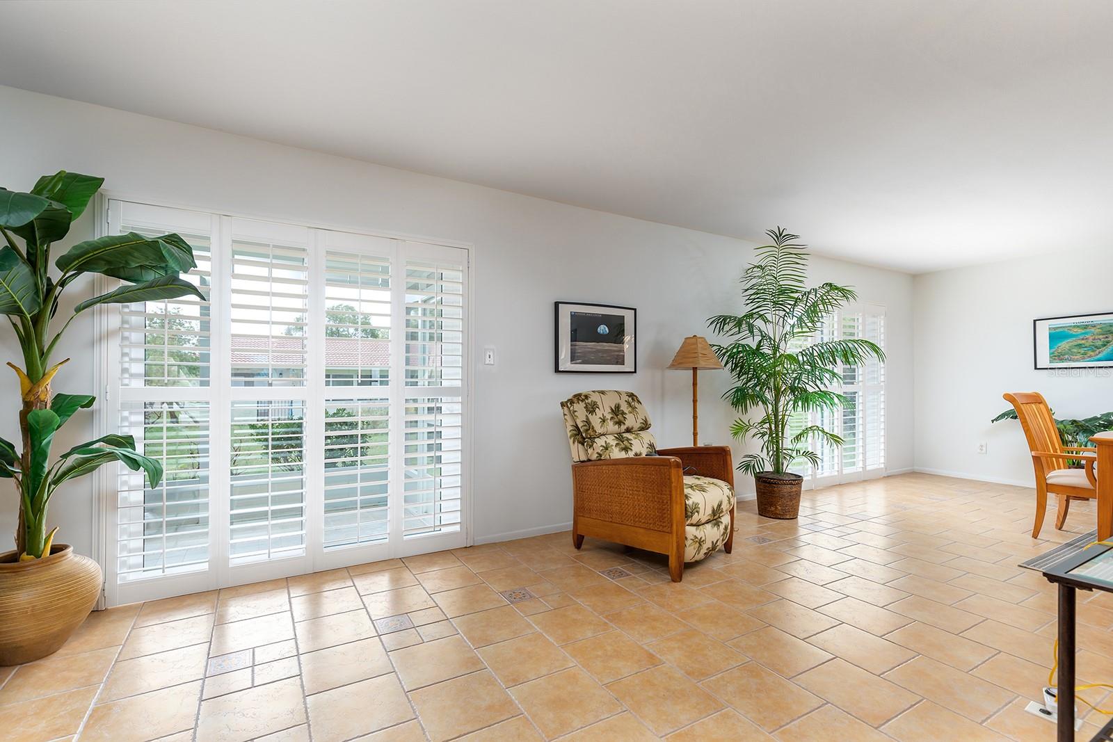 Image 9 of 24 For 10727 Windsor Court