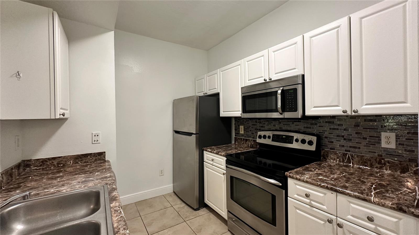 Image 6 of 26 For 14238 Fredricksburg Drive 313