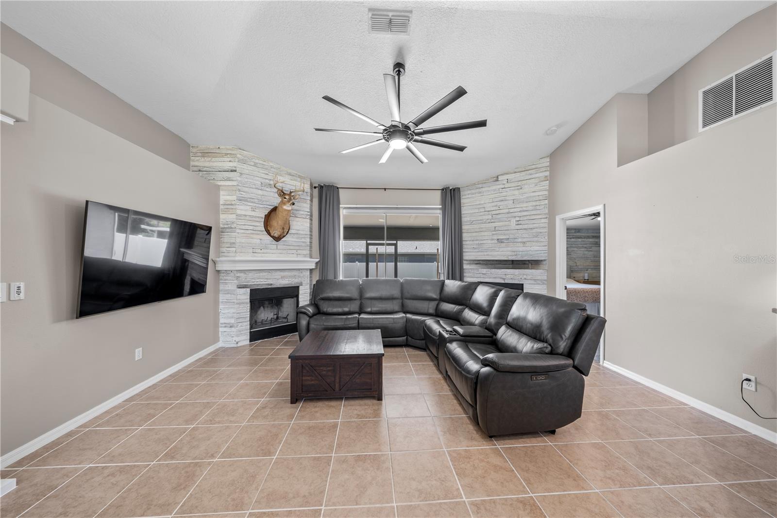 Image 20 of 72 For 141 Long Pine Drive