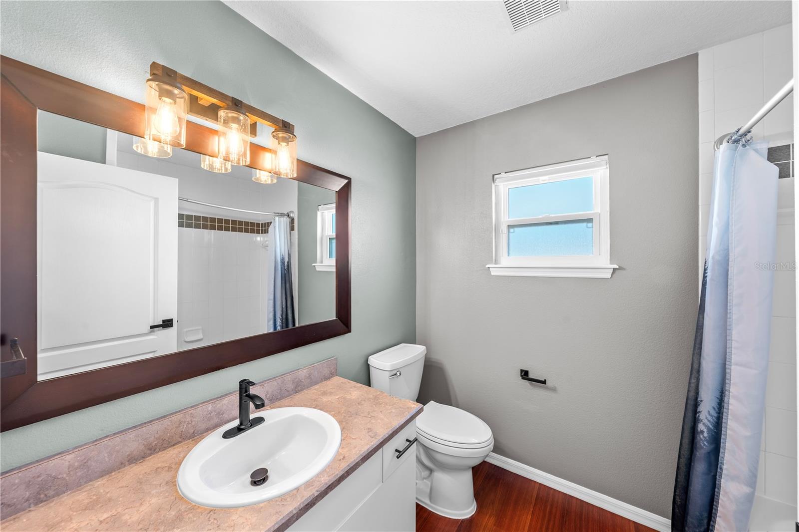 Image 33 of 72 For 141 Long Pine Drive