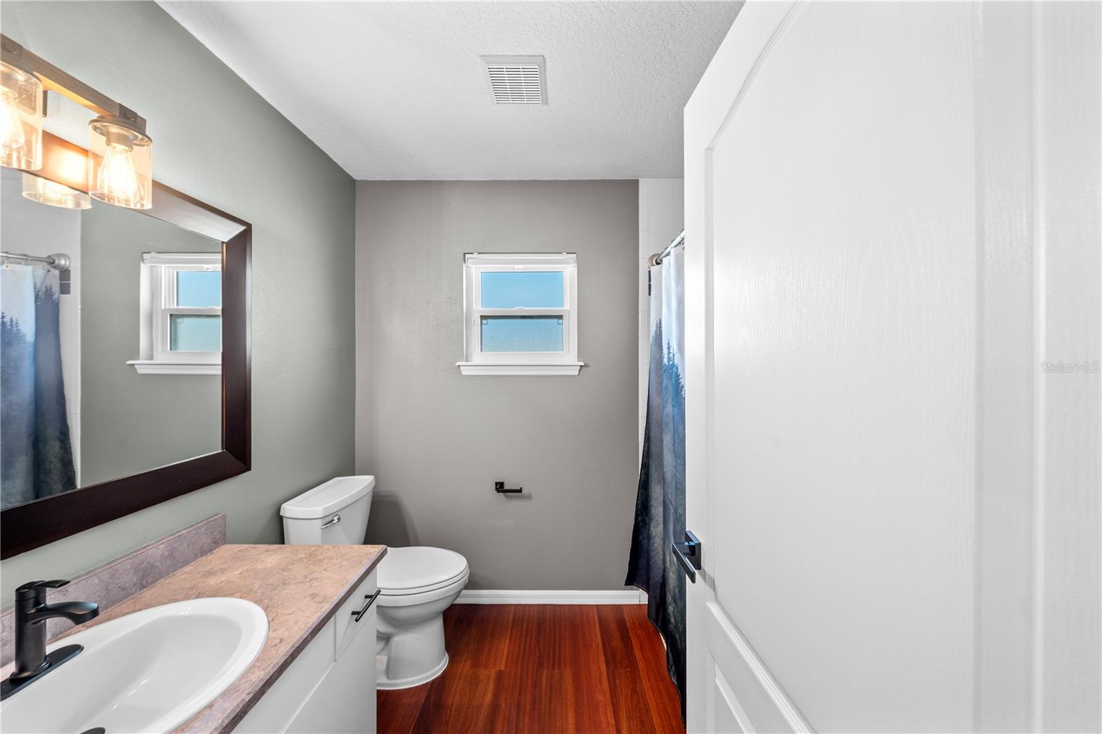 Image 34 of 72 For 141 Long Pine Drive