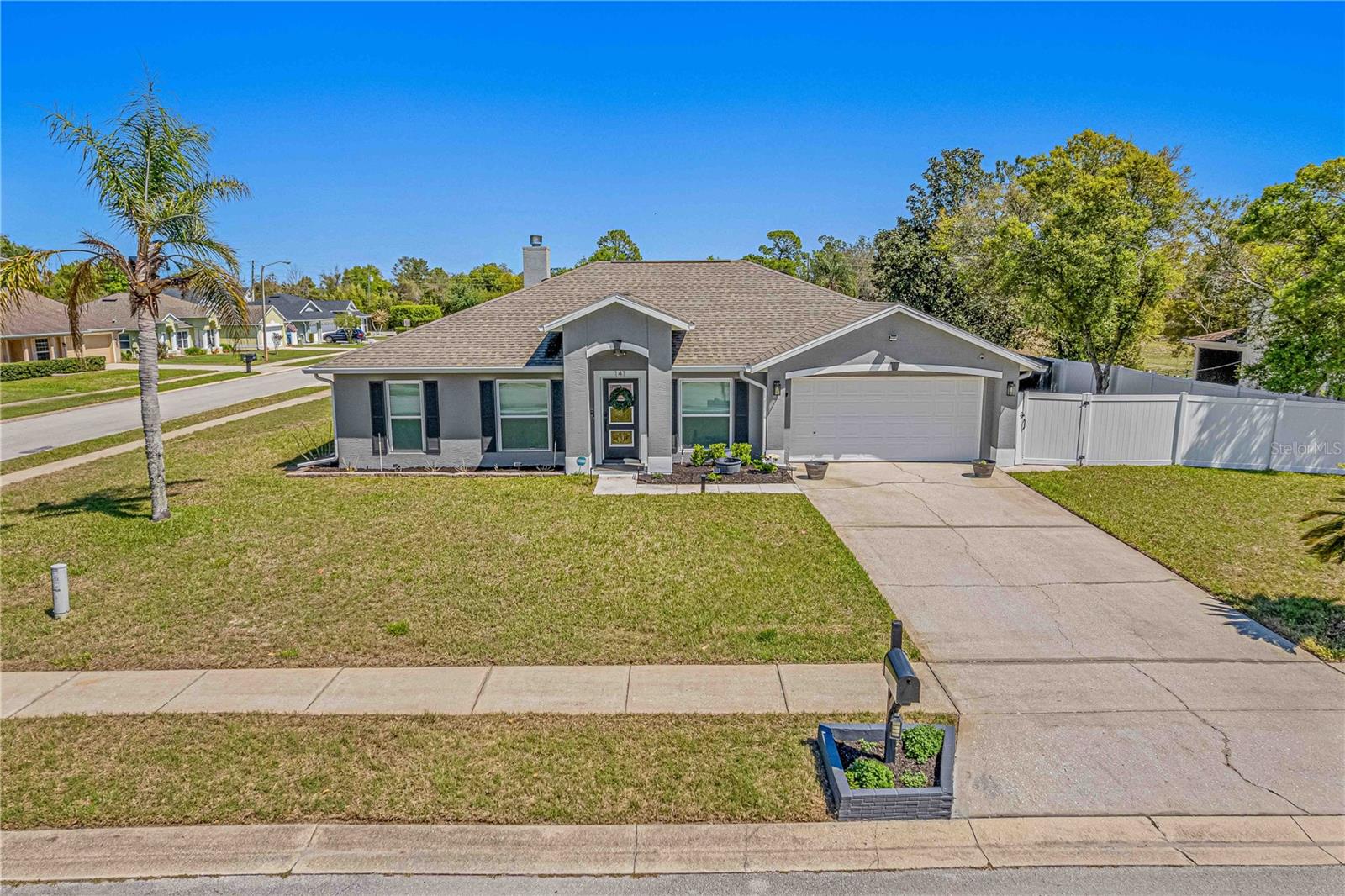 Image 4 of 72 For 141 Long Pine Drive