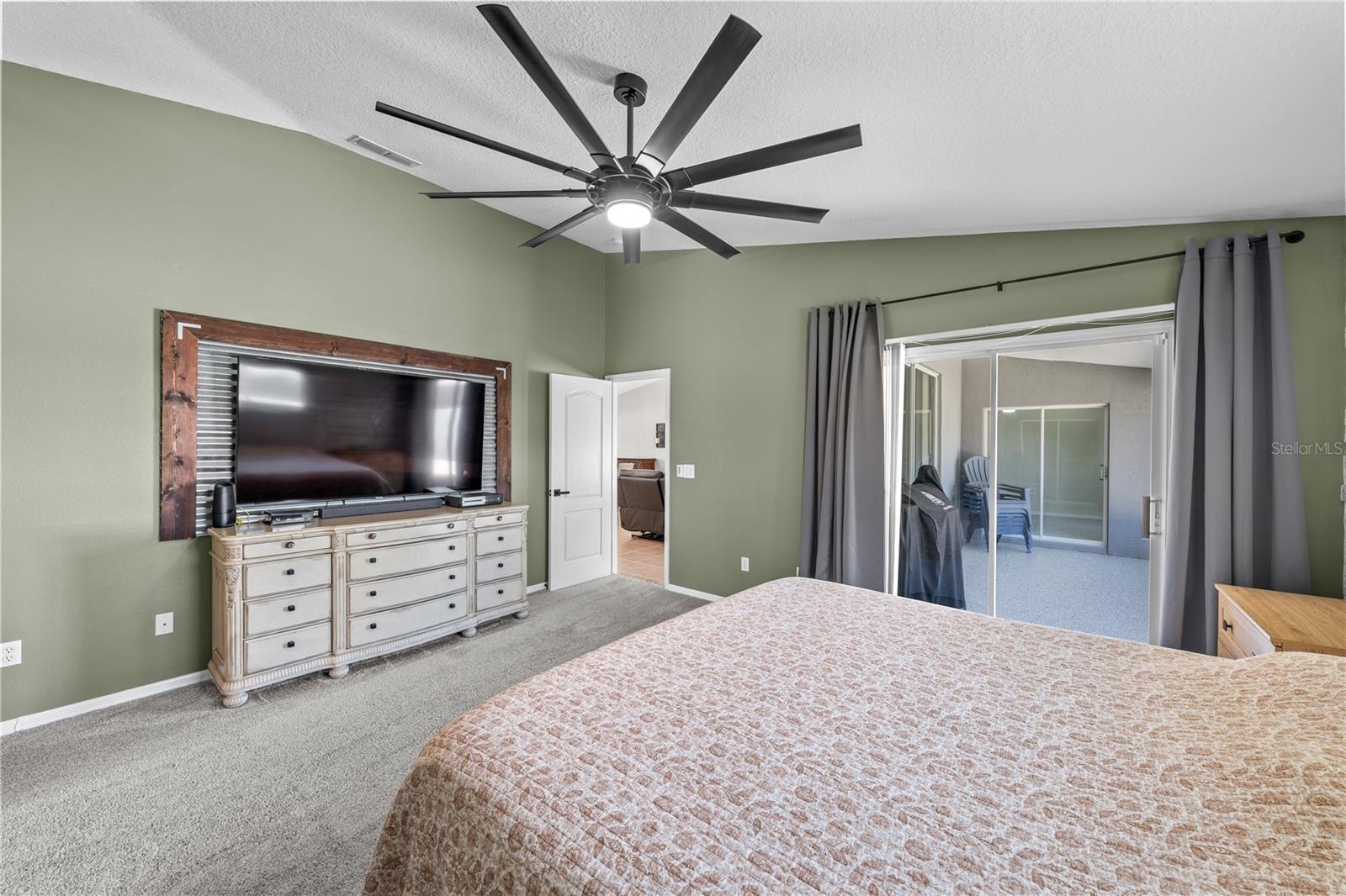 Image 42 of 72 For 141 Long Pine Drive