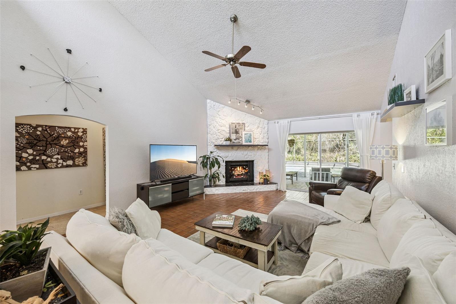 Image 14 of 65 For 1691 Grandview Boulevard