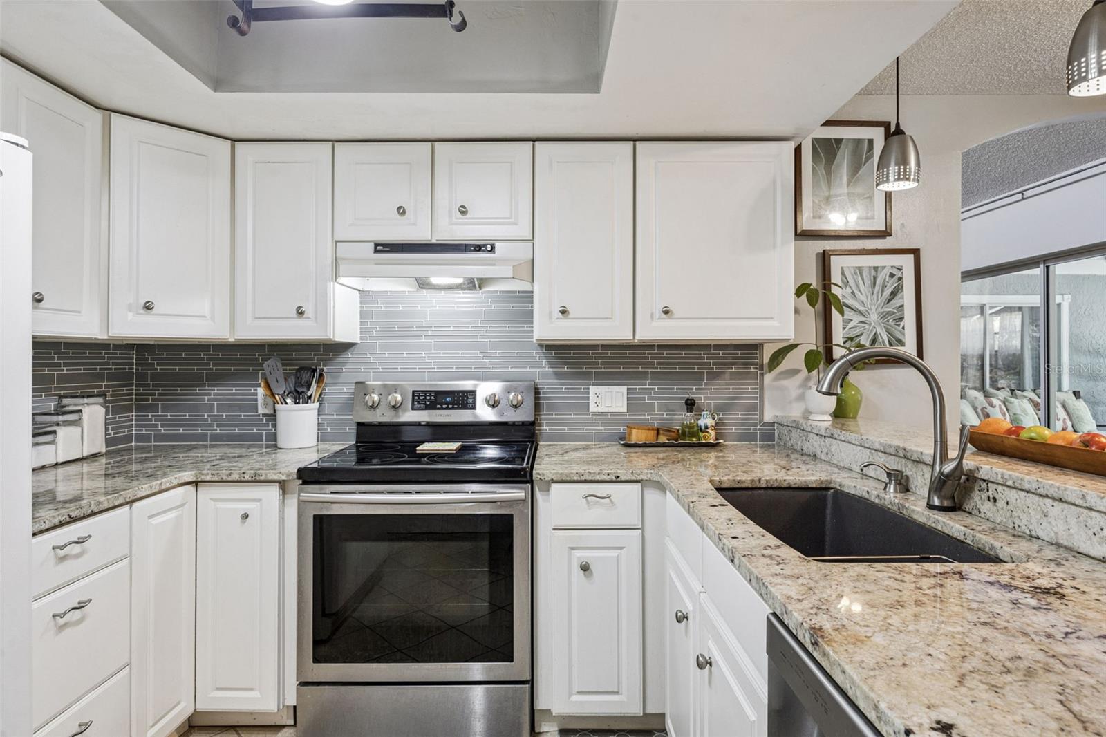 Image 23 of 65 For 1691 Grandview Boulevard