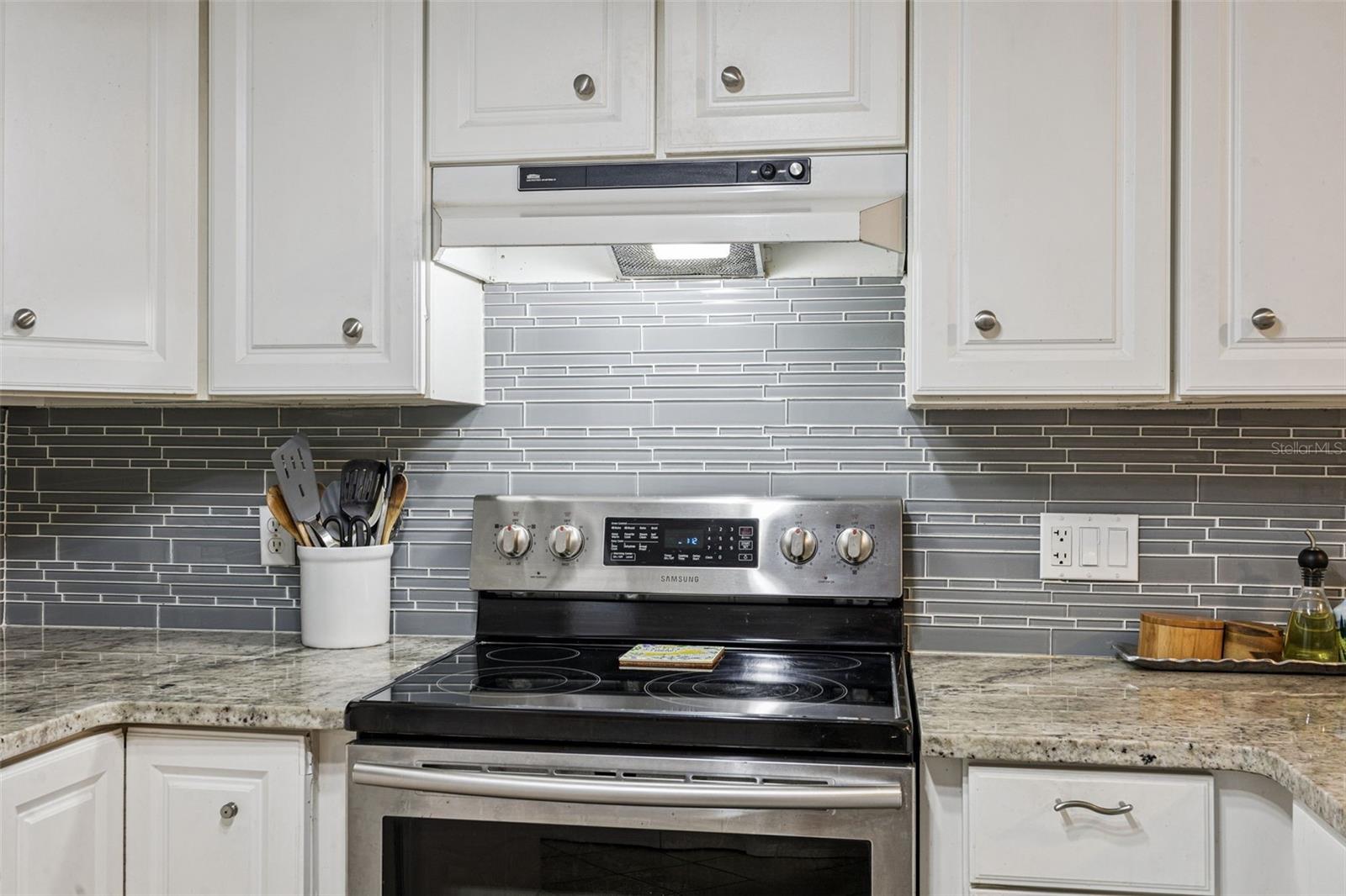 Image 25 of 65 For 1691 Grandview Boulevard