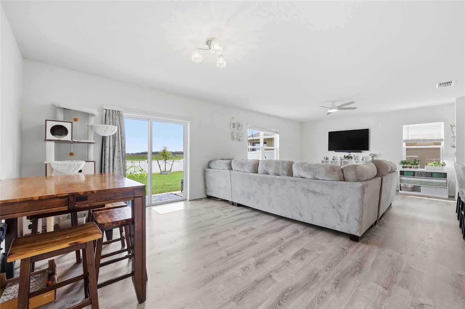 Image 21 of 73 For 1777 Walnut Creek Drive