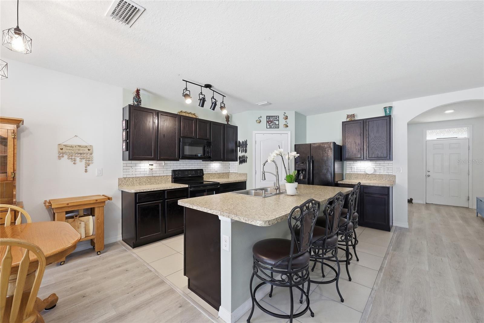 Image 14 of 77 For 1489 Twin Valley Terrace