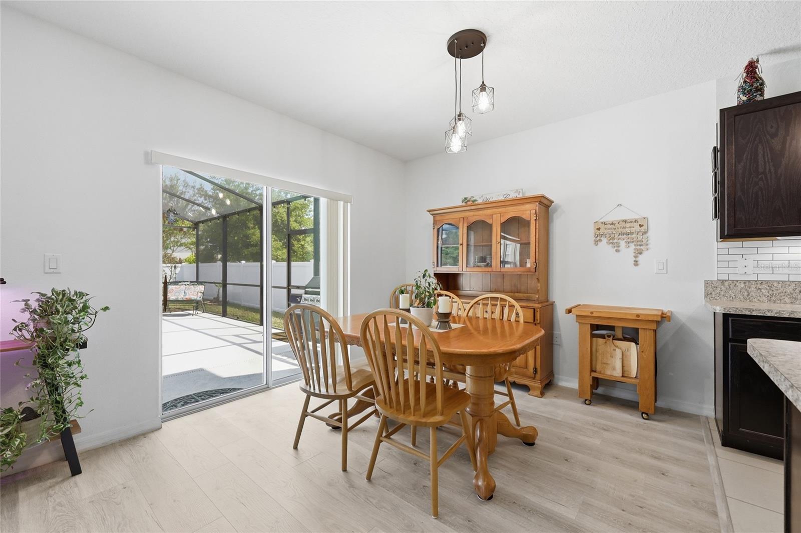 Image 15 of 77 For 1489 Twin Valley Terrace