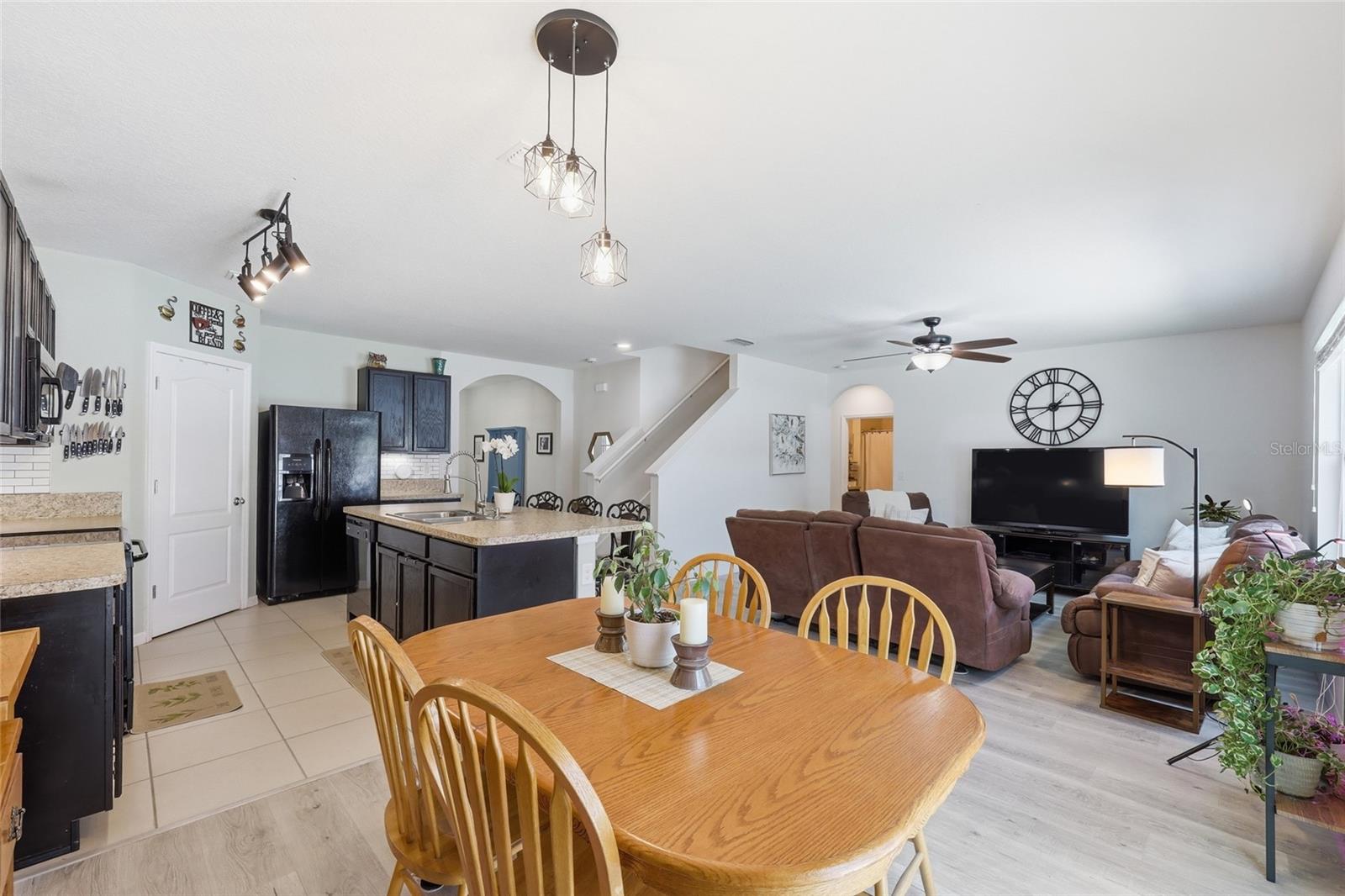 Image 16 of 77 For 1489 Twin Valley Terrace