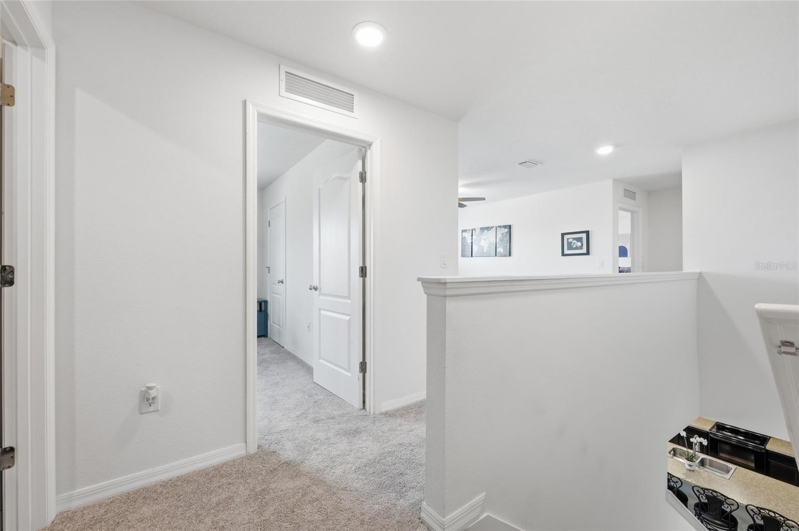 Image 33 of 77 For 1489 Twin Valley Terrace