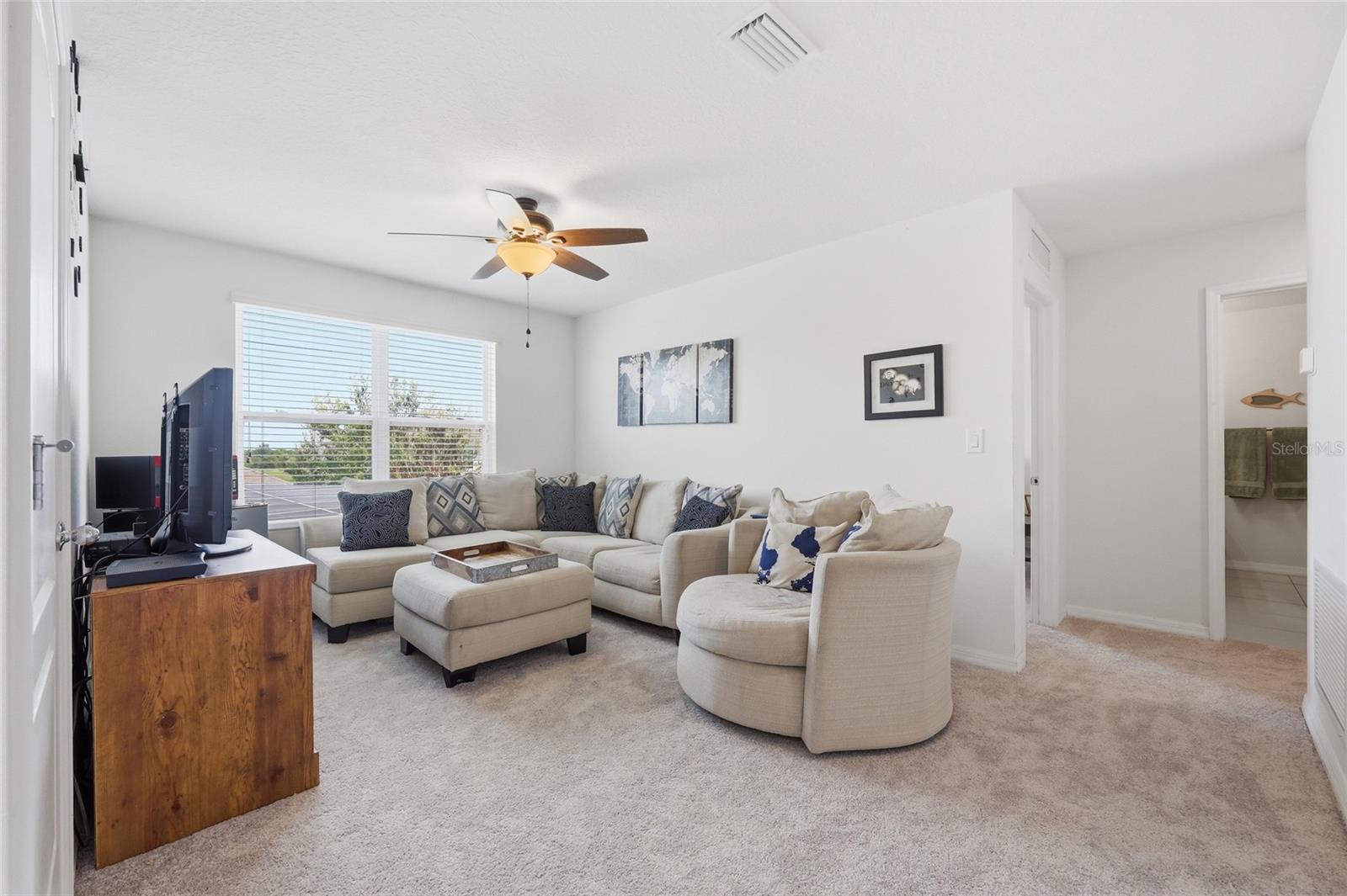 Image 35 of 77 For 1489 Twin Valley Terrace