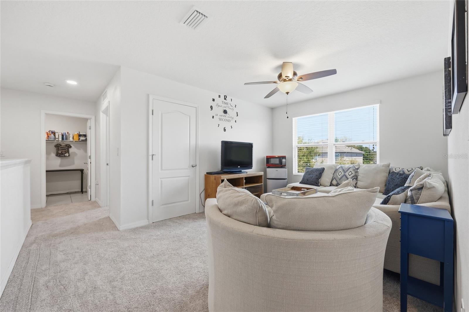 Image 36 of 77 For 1489 Twin Valley Terrace