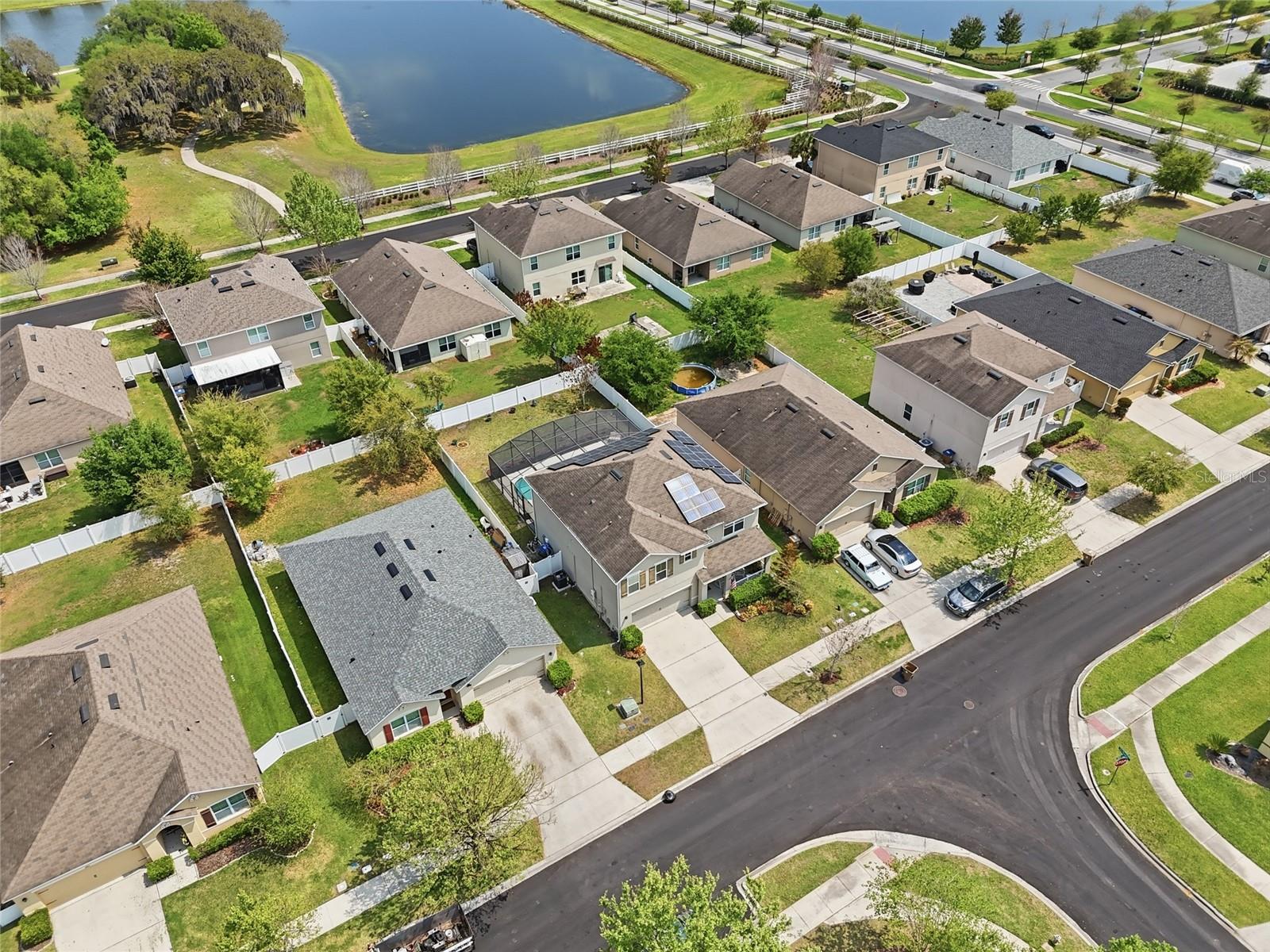 Image 4 of 77 For 1489 Twin Valley Terrace