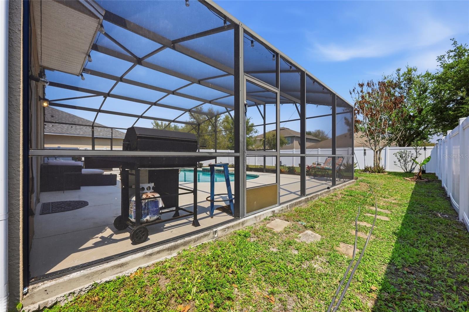 Image 49 of 77 For 1489 Twin Valley Terrace