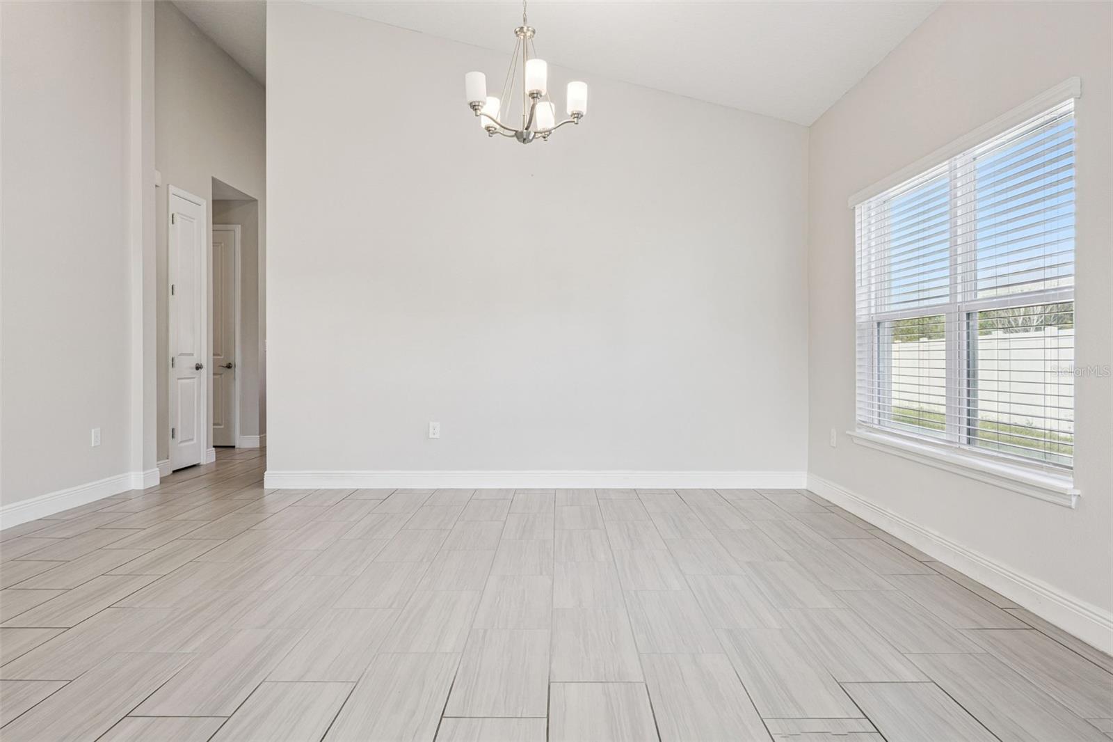 Image 7 of 50 For 307 Terracotta Terrace