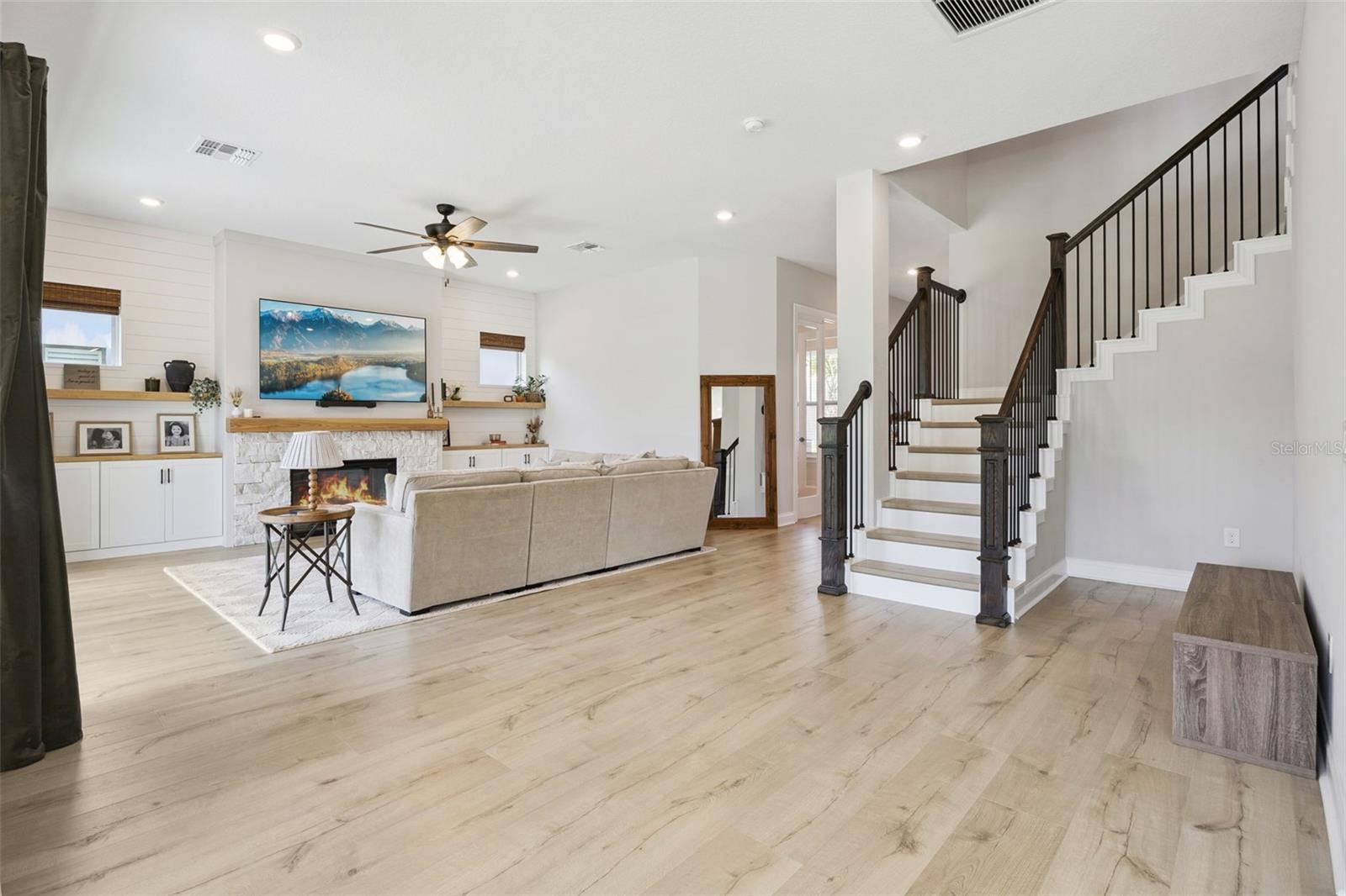 Image 5 of 80 For 15226 Sunset Overlook Circle