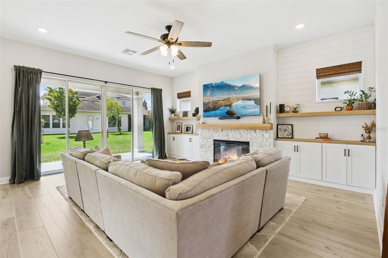 Image 6 of 80 For 15226 Sunset Overlook Circle