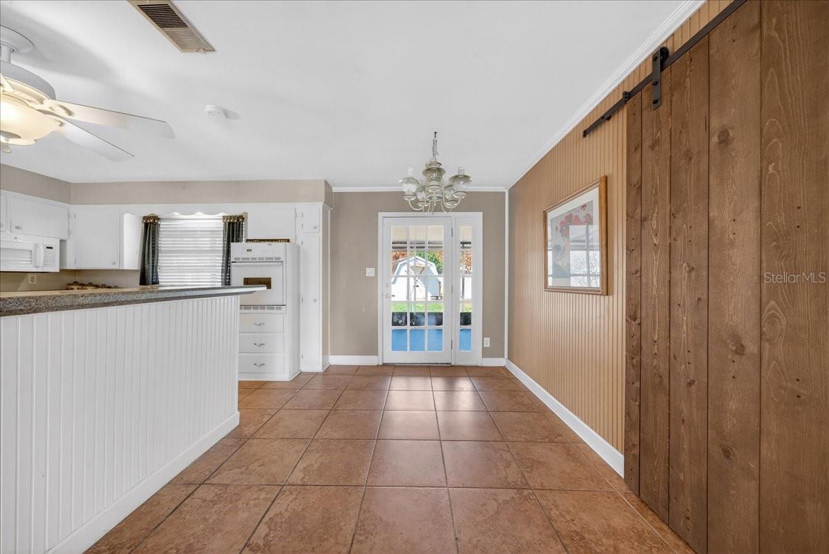 Image 16 of 34 For 702 Carmen Drive