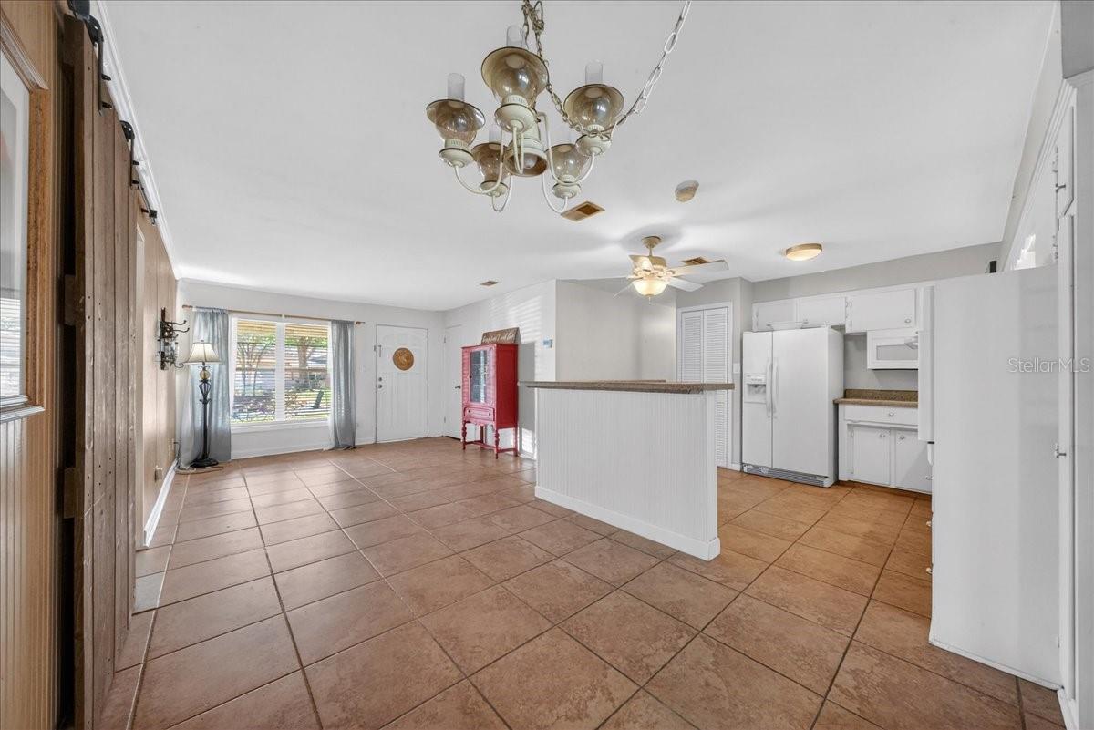 Image 17 of 34 For 702 Carmen Drive