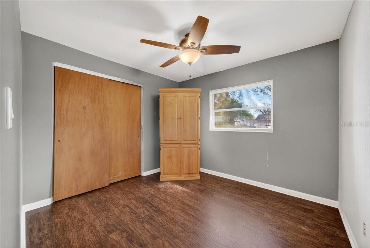 Image 19 of 34 For 702 Carmen Drive