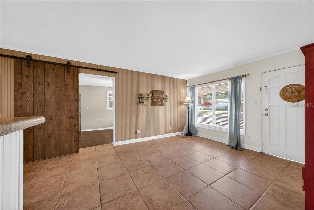 Image 7 of 34 For 702 Carmen Drive