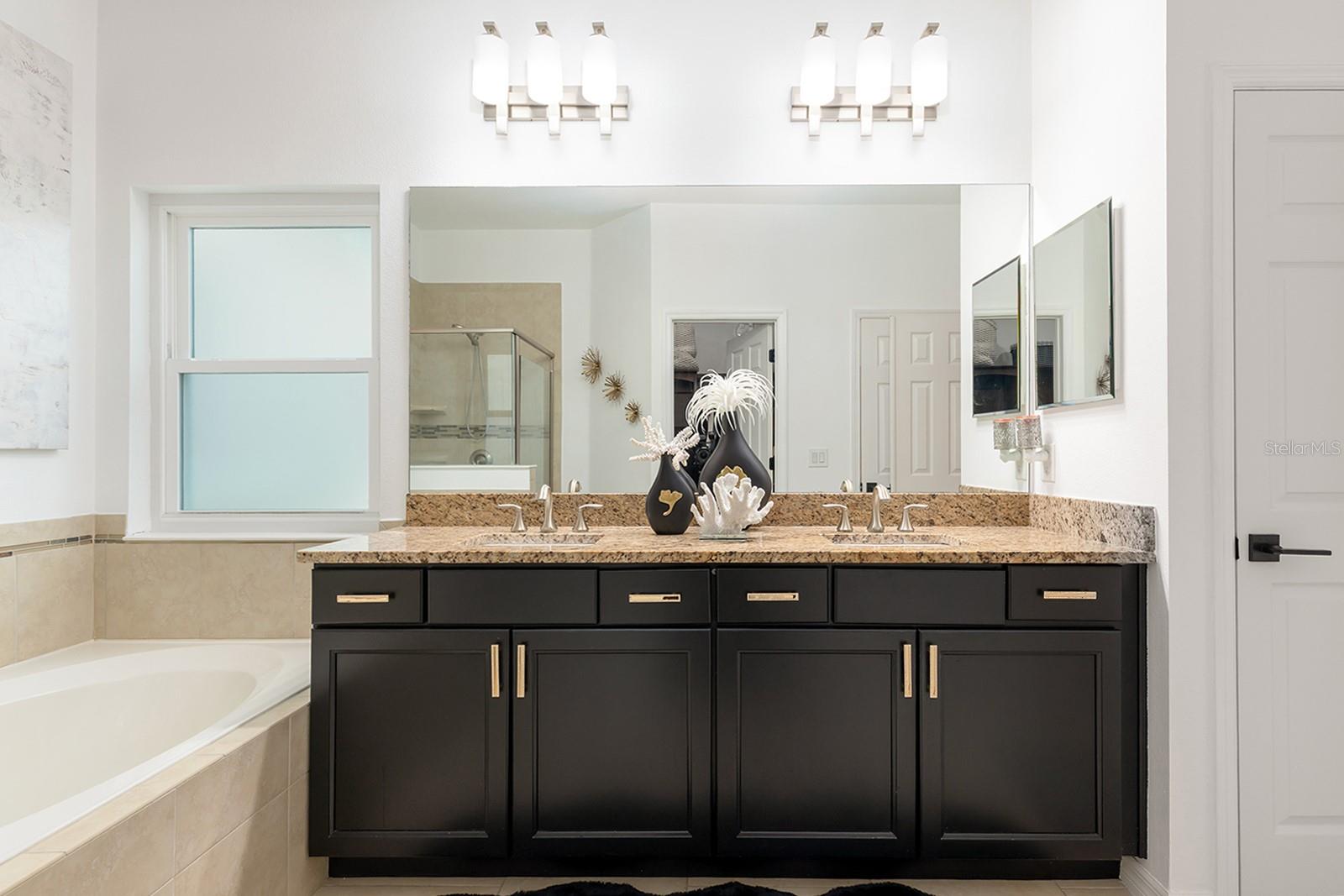 Image 16 of 43 For 1748 Waterside Oaks Drive