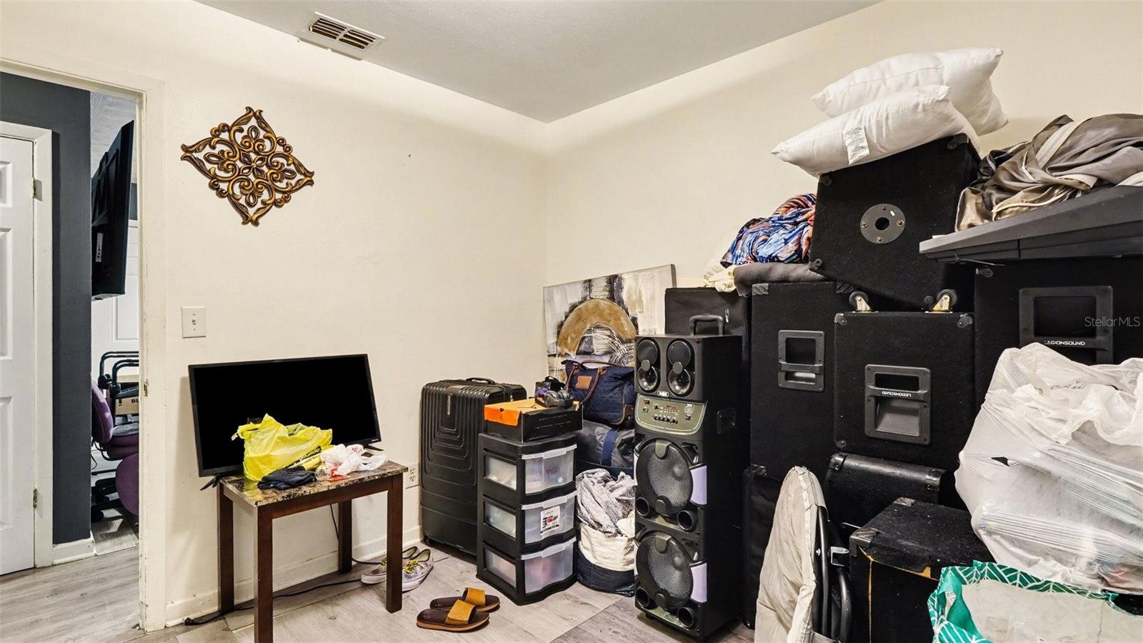 Image 21 of 26 For 2305 35th Street