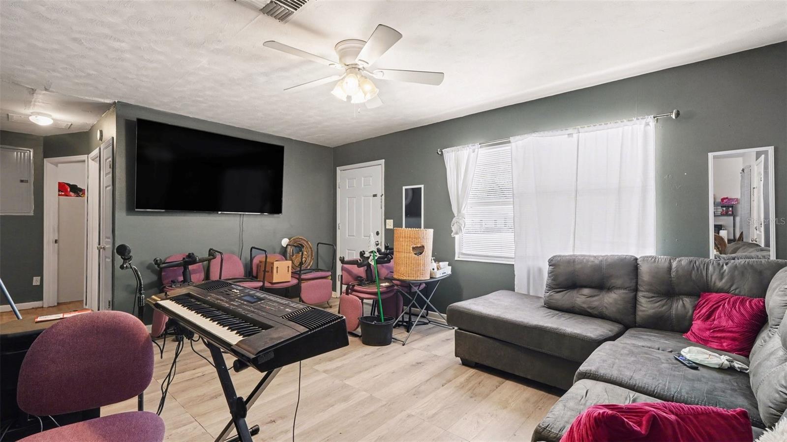 Image 9 of 26 For 2305 35th Street