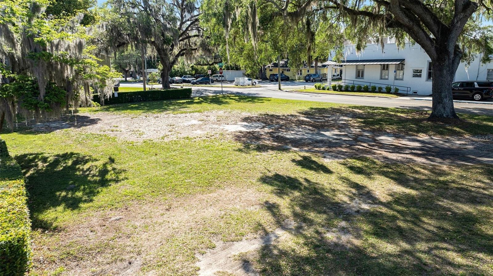 Image 2 of 20 For 833 28th Street