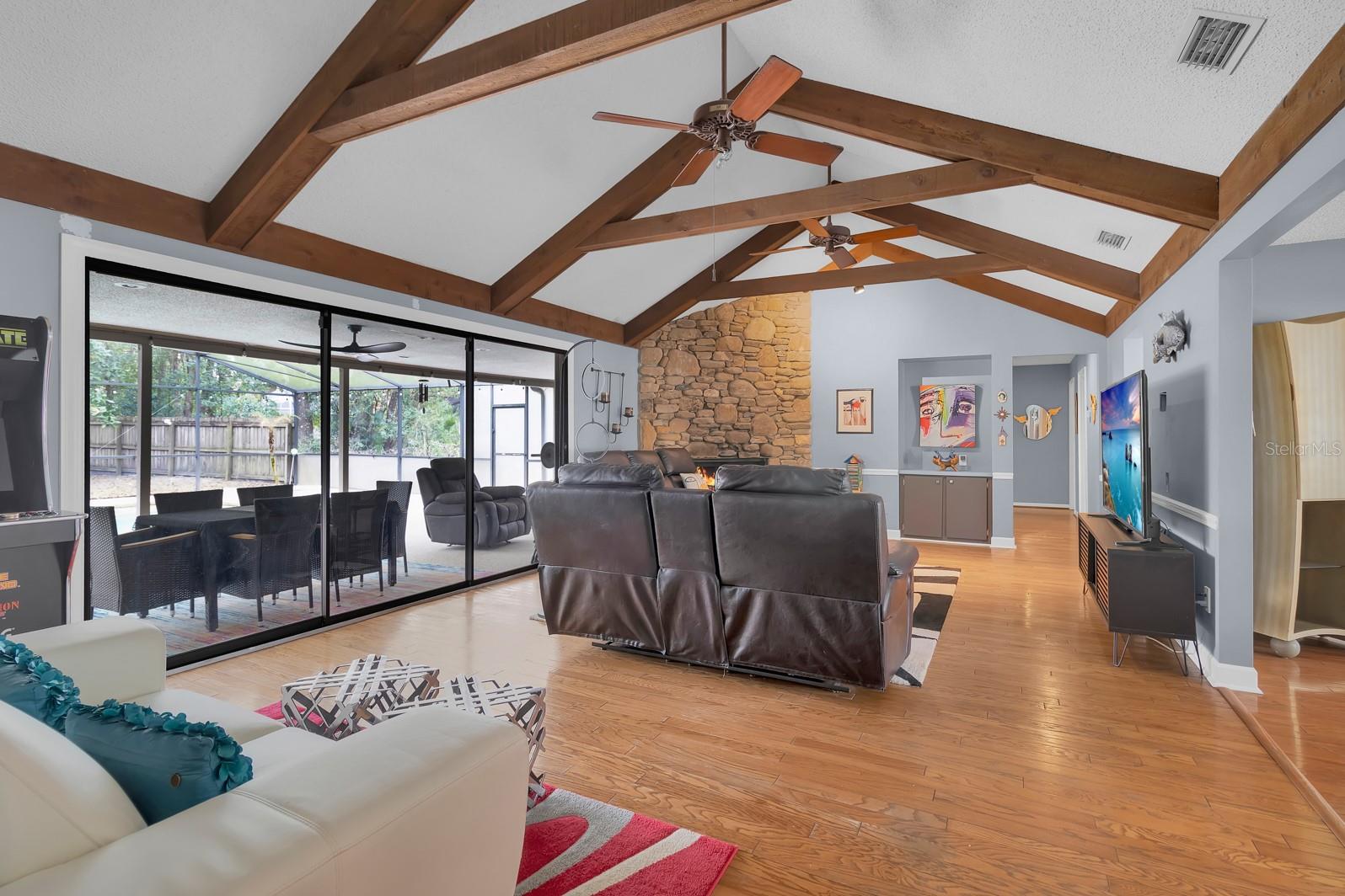 Image 21 of 64 For 401 Blue Lake Drive