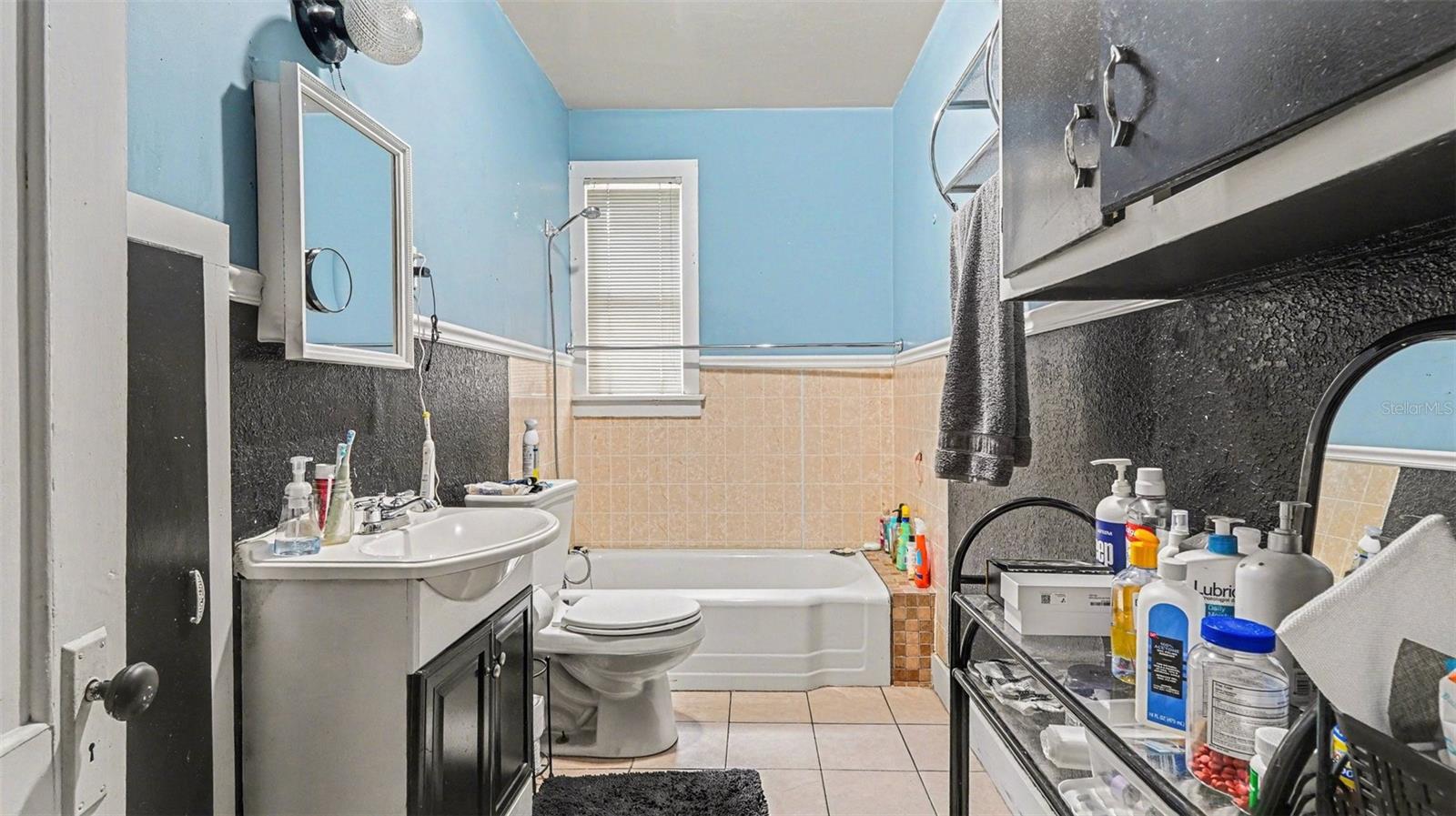 Image 27 of 34 For 219 6th Street