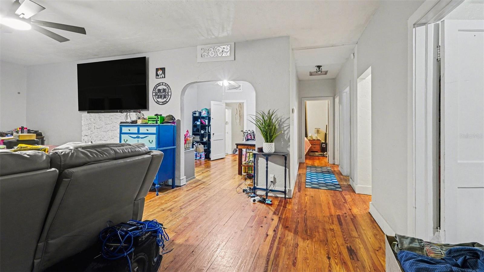 Image 9 of 34 For 219 6th Street