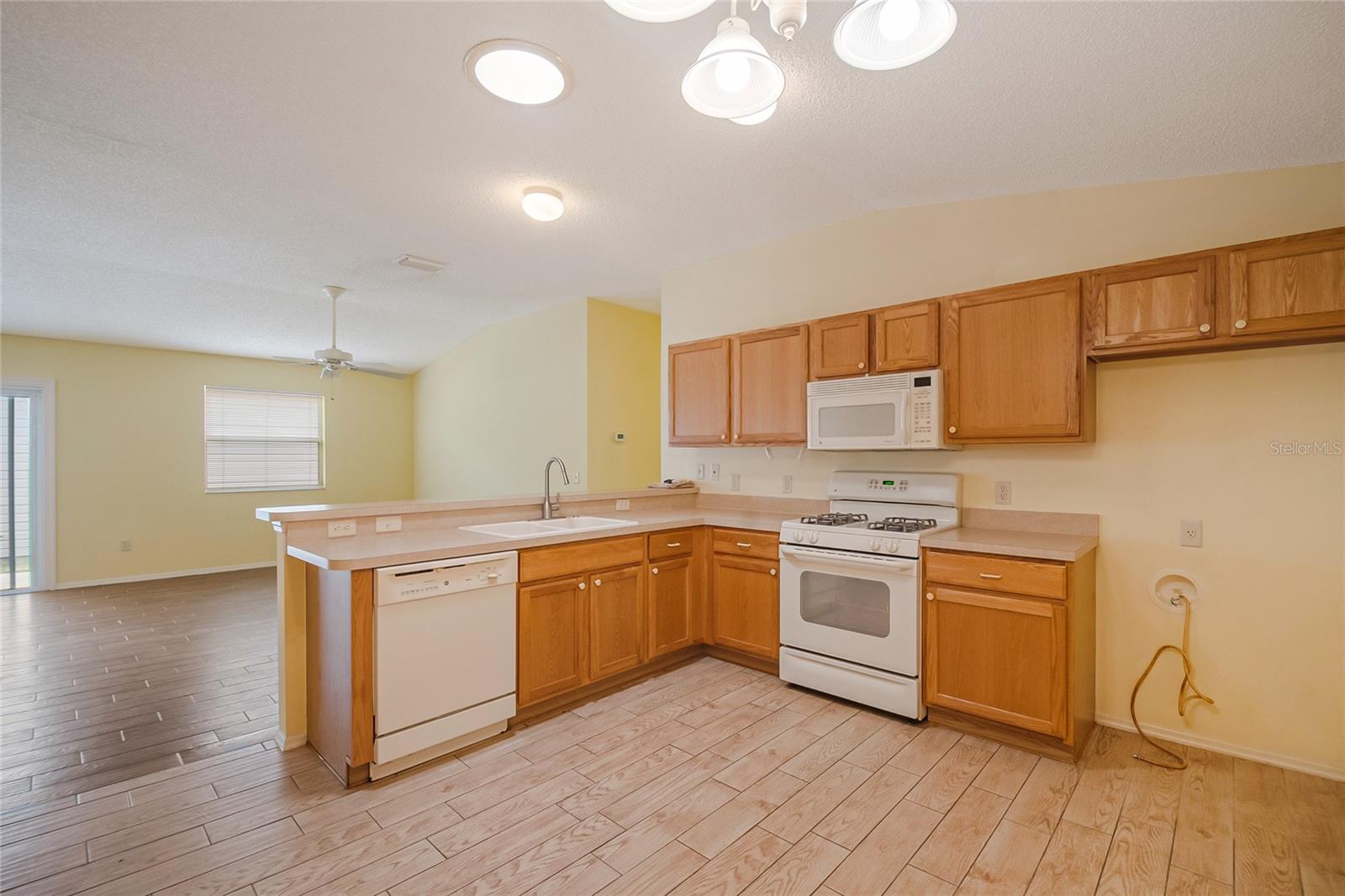 Image 10 of 30 For 2454 Southern Oak Street