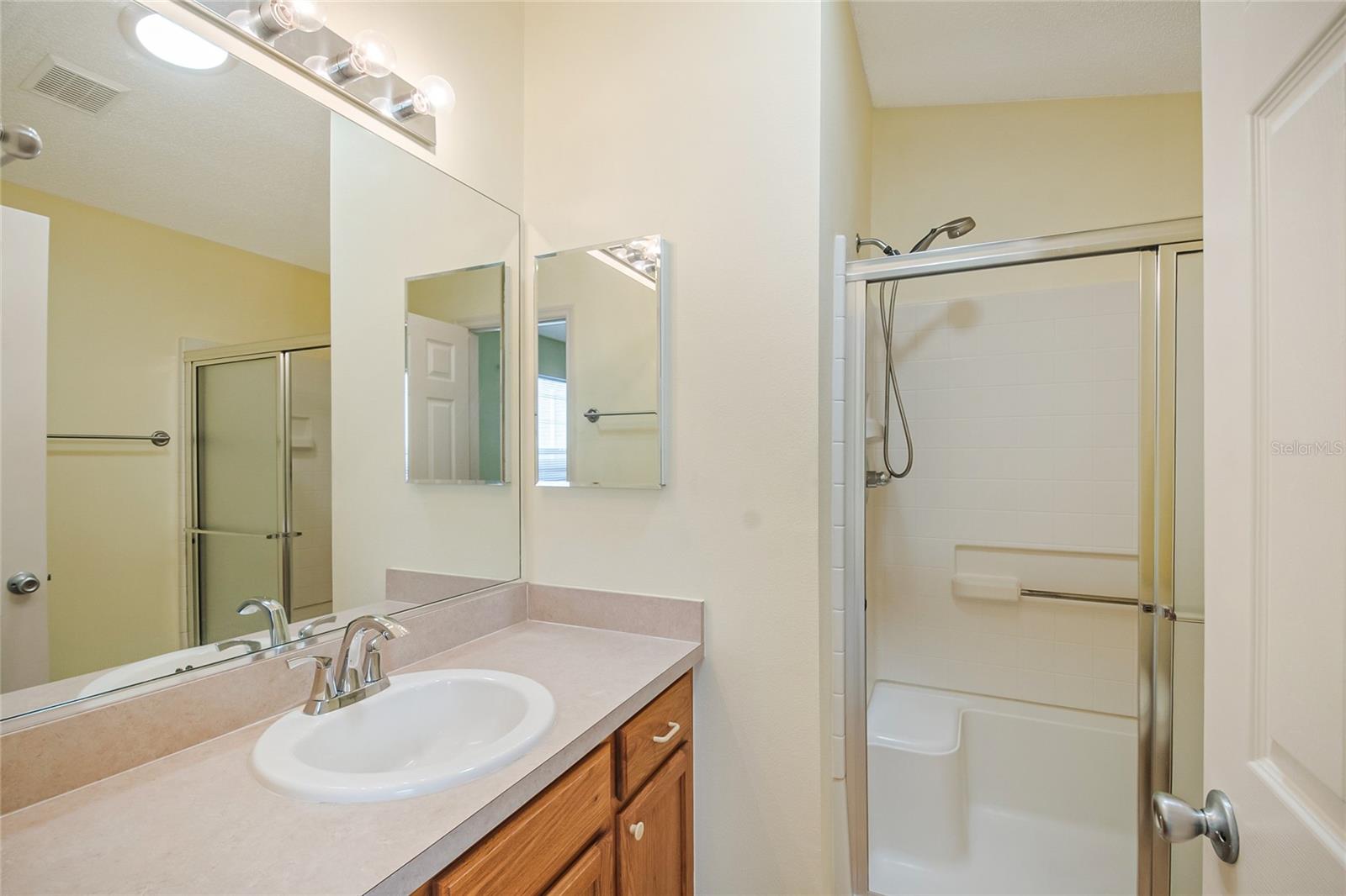 Image 14 of 30 For 2454 Southern Oak Street