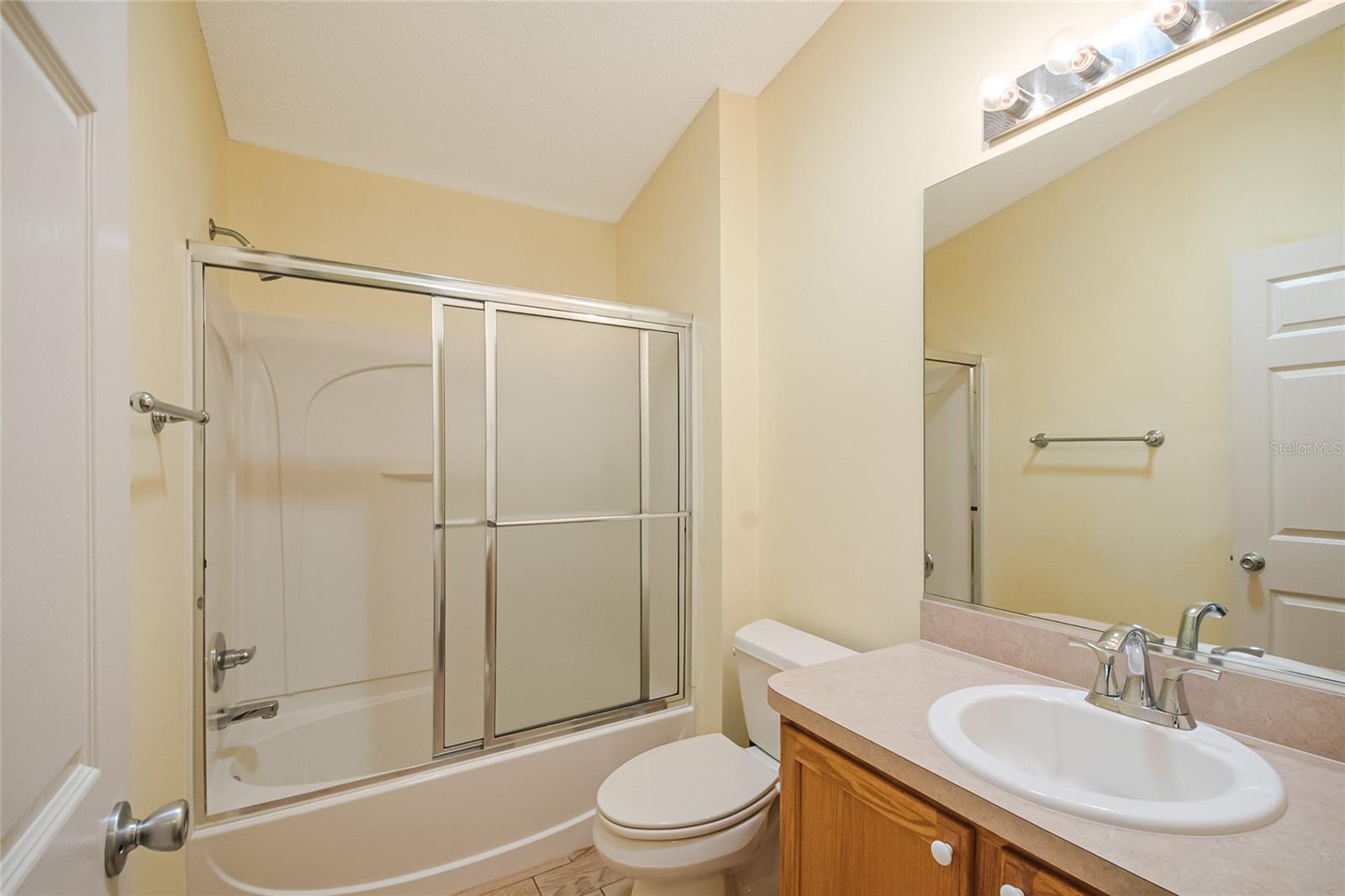 Image 19 of 30 For 2454 Southern Oak Street