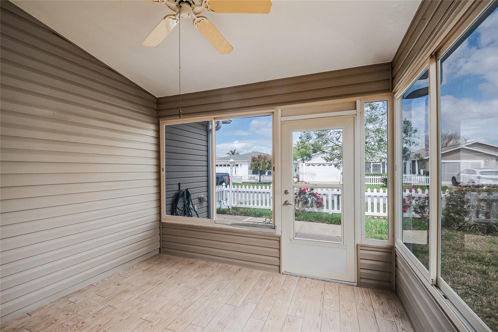 Image 4 of 30 For 2454 Southern Oak Street