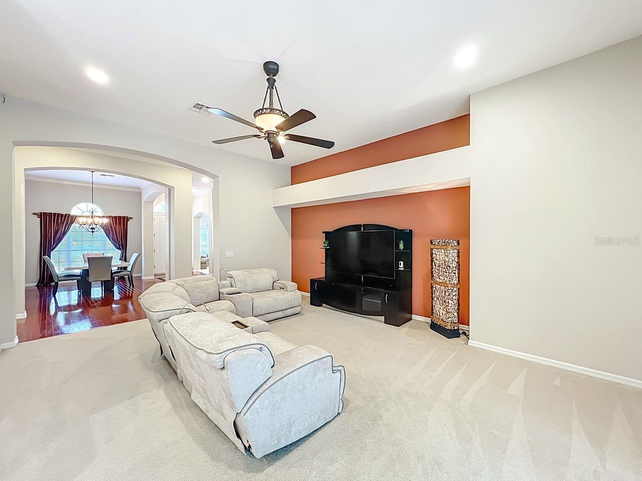 Image 17 of 52 For 934 Rock Creek Street